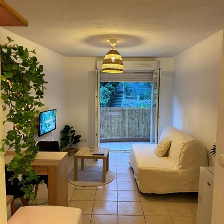 Studio Confortable Avec Vue Nice Bagian luar foto