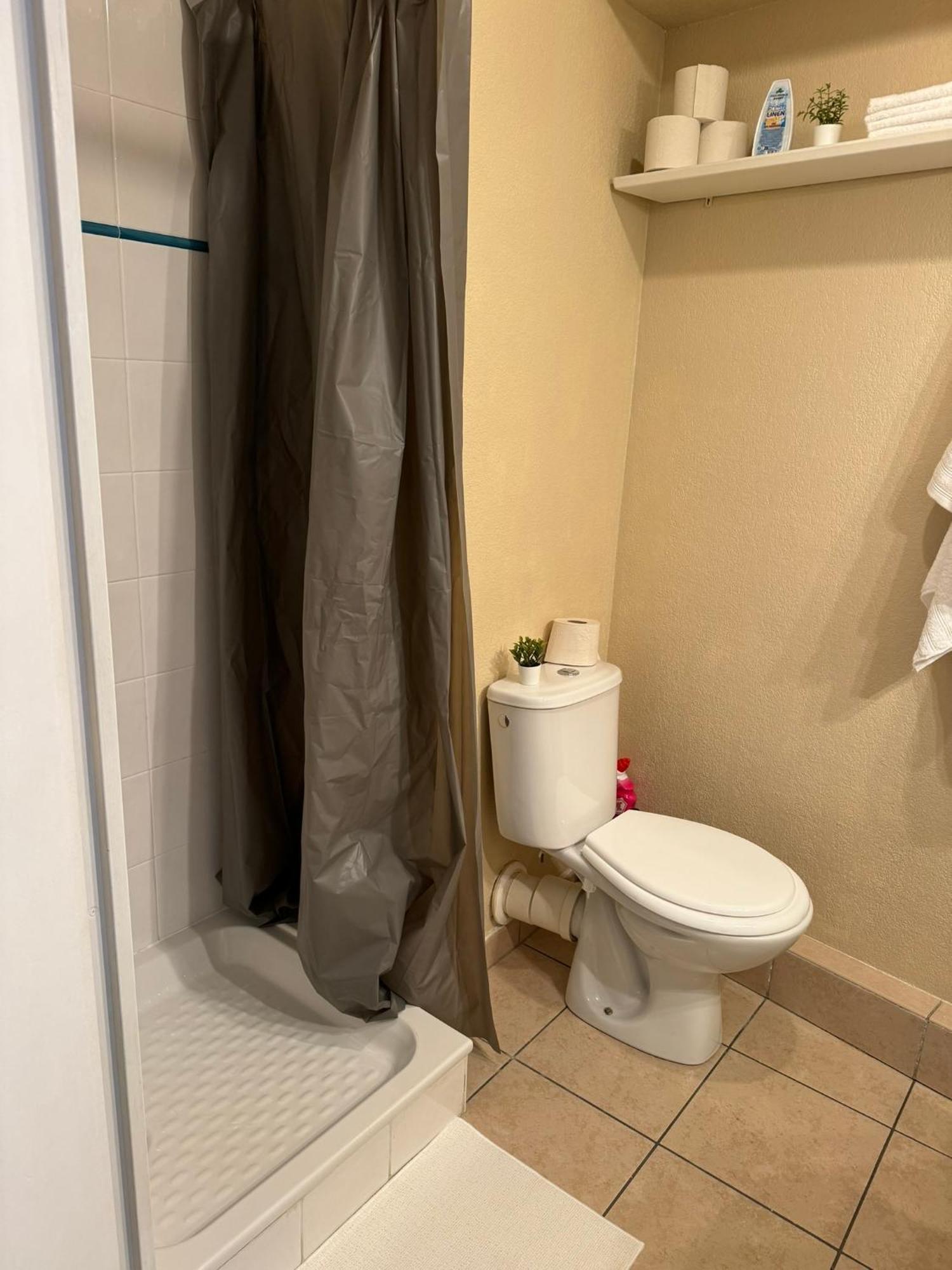 Studio Confortable Avec Vue Nice Bagian luar foto